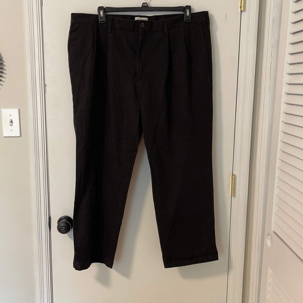 Men’s Dockers 42x30 classic fit men’s black pants